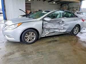 Hyundai Sonata GLS 2.4L 4 2013