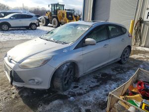 Ford Focus SE 2.0L 4 2013