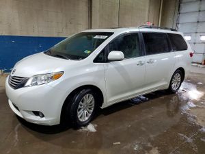 Toyota Sienna XLE 3.5L 6 2015