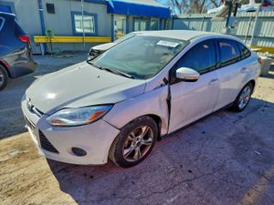 Ford Focus SE 2.0L 4 2014