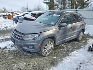 Volkswagen Tiguan S 2.0L 4 2015