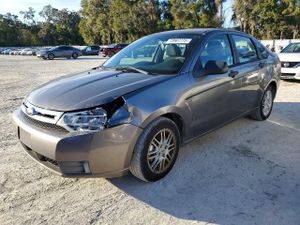 Ford Focus SE 2.0L 4 2011