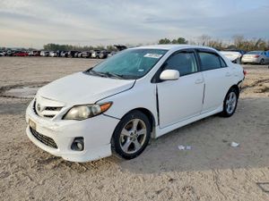 Toyota Corolla BASE 1.8L 4 2011