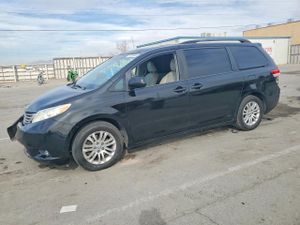 Toyota Sienna XLE 3.5L 6 2014