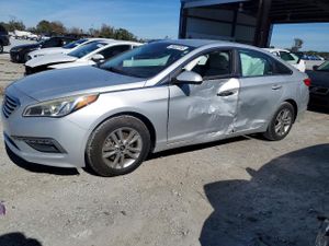 Hyundai Sonata SE 2.4L 4 2015