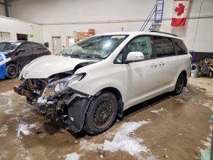 Toyota Sienna XLE 3.5L 6 2015