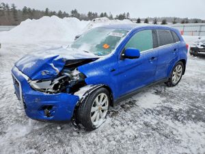 Mitsubishi Outlander ES 2.0L 4 2015