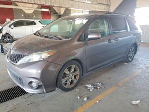 Toyota Sienna SPORT 3.5L 6 2012