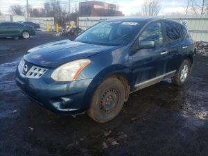Nissan Rogue S 2.5L 4 2013