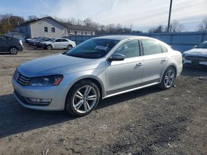 Volkswagen Passat SEL 2.0L 4 2014