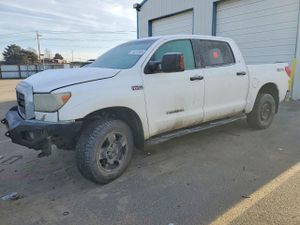 Toyota Tundra CREWMAX 5.7L 8 2008
