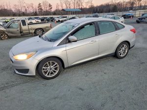 Ford Focus SE 2.0L 4 2015
