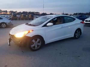Hyundai Elantra GLS 1.8L 4 2013