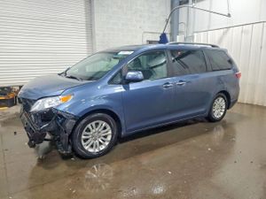 Toyota Sienna XLE 3.5L 6 2015