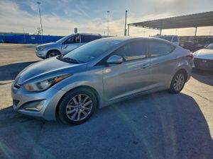Hyundai Elantra SE 1.8L 4 2014