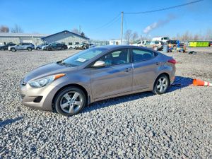 Hyundai Elantra GLS 1.8L 4 2013