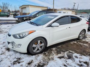 Hyundai Elantra GLS 1.8L 4 2013
