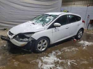 Ford Focus SE 2.0L 4 2013