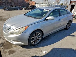 Hyundai Sonata SE 2.0L 4 2013