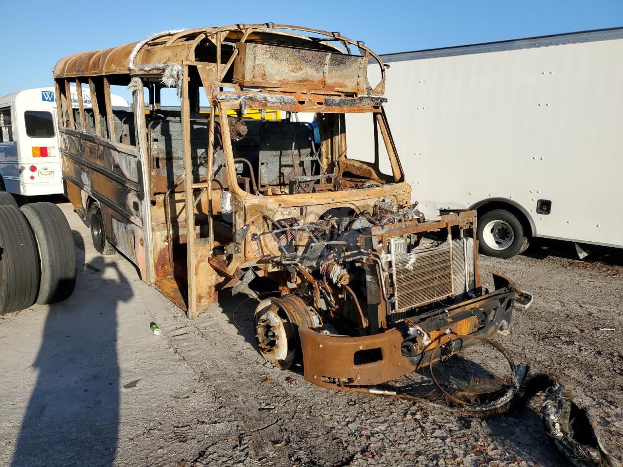 IC Corporation AC / AE / BE / HC Series AE 6.4L 8 2015