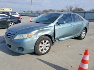 Toyota Camry BASE 2.5L 4 2011