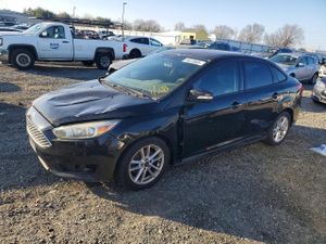 Ford Focus SE 2.0L 4 2015