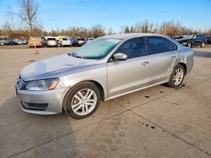 Volkswagen Passat S 1.8L 4 2014
