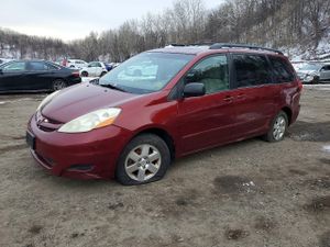 Toyota Sienna CE 3.5L 6 2010