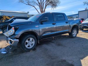 Toyota Tundra CREWMAX 5.7L 8 2008