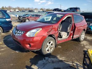 Nissan Rogue S 2.5L 4 2013
