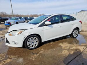 Ford Focus SE 2.0L 4 2012