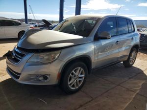 Volkswagen Tiguan S 2.0L 4 2011