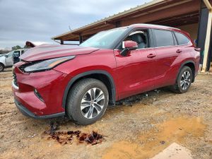 Toyota Highlander LE 2.4L 4 2025