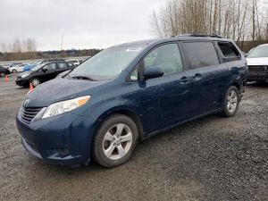 Toyota Sienna LE 3.5L 6 2011