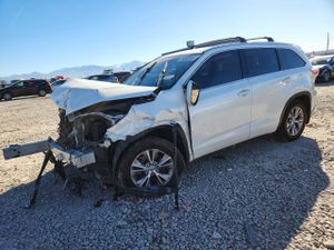 Toyota Highlander XLE 3.5L 6 2015