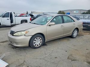 Toyota Camry LE 2.4L 4 2005
