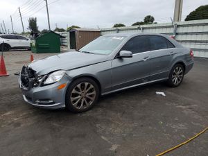 Mercedes-Benz E 350 4MATIC 3.5L 6 2013