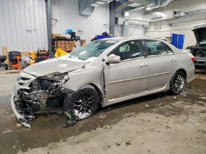 Toyota Corolla BASE 1.8L 4 2013