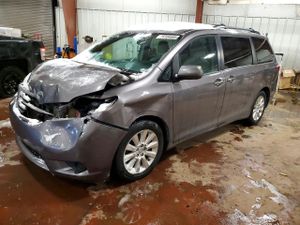 Toyota Sienna LE 3.5L 6 2015