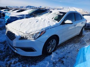 Hyundai Sonata SE 2.4L 4 2015