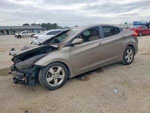 Hyundai Elantra GLS 1.8L 4 2013