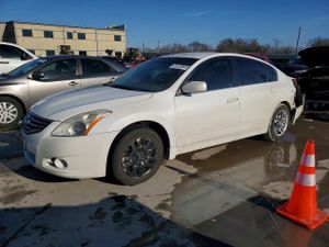 Nissan Altima BASE 2.5L 4 2010