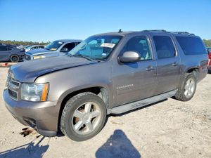 Chevrolet Suburban C1500 LT 5.3L 8 2013