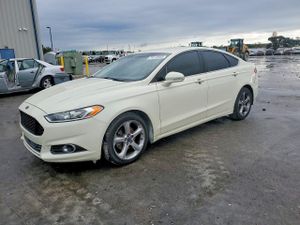 Ford Fusion SE 2.5L 4 2013