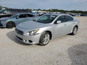 Nissan Maxima S 3.5L 6 2011