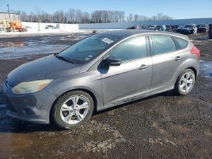 Ford Focus SE 2.0L 4 2014
