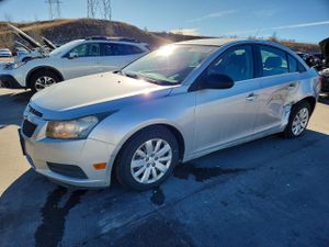 Chevrolet Cruze LS 1.8L 4 2011