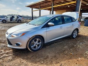 Ford Focus SE 2.0L 4 2014