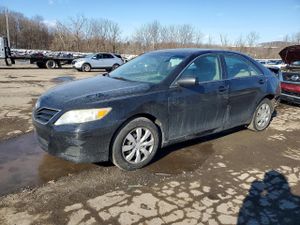 Toyota Camry BASE 2.5L 4 2011
