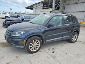 Volkswagen Tiguan S 2.0L 4 2015